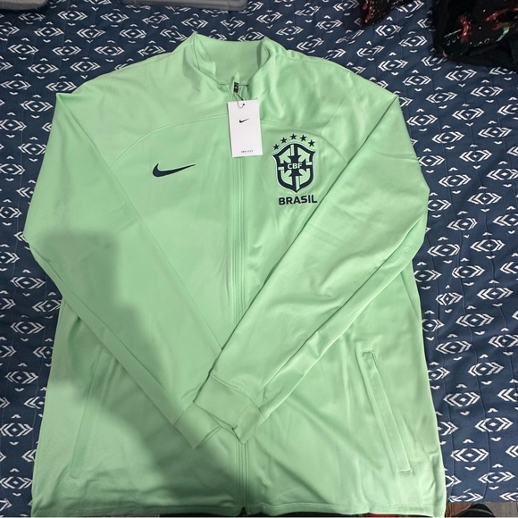 (SOLD) Nike Men's Brazil National Team Green Strike Raglan Full-Zip Track Jacket - Picture 1 of 4